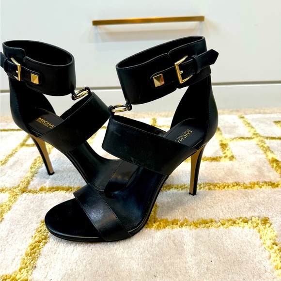 Michael Kors Black Amos leather Ankle Strap Heels - Size 9M - Picture 2 of 4